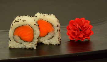 Ura Salmon Maki 4